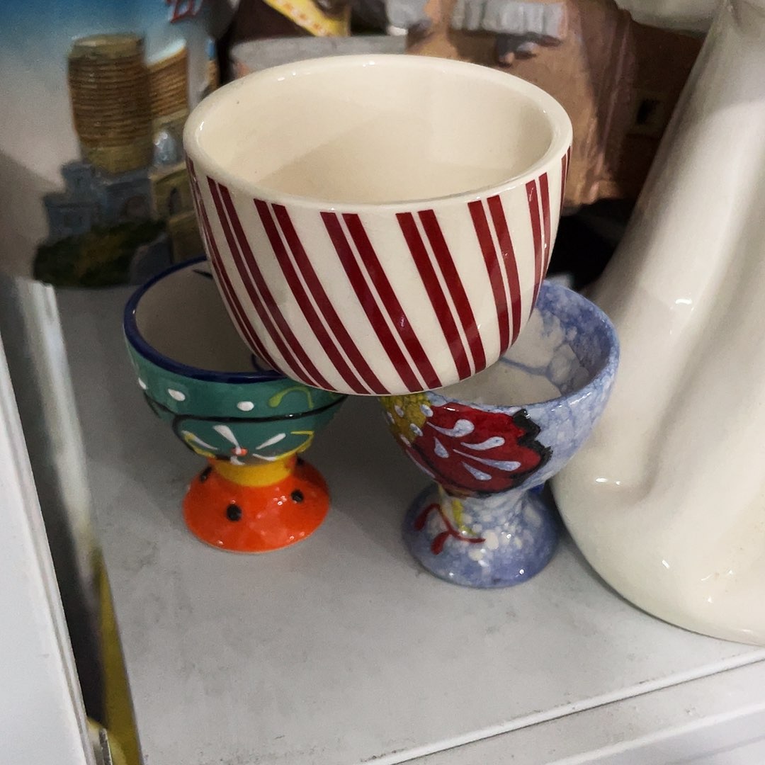 摆件  磕碰。 封釉。     