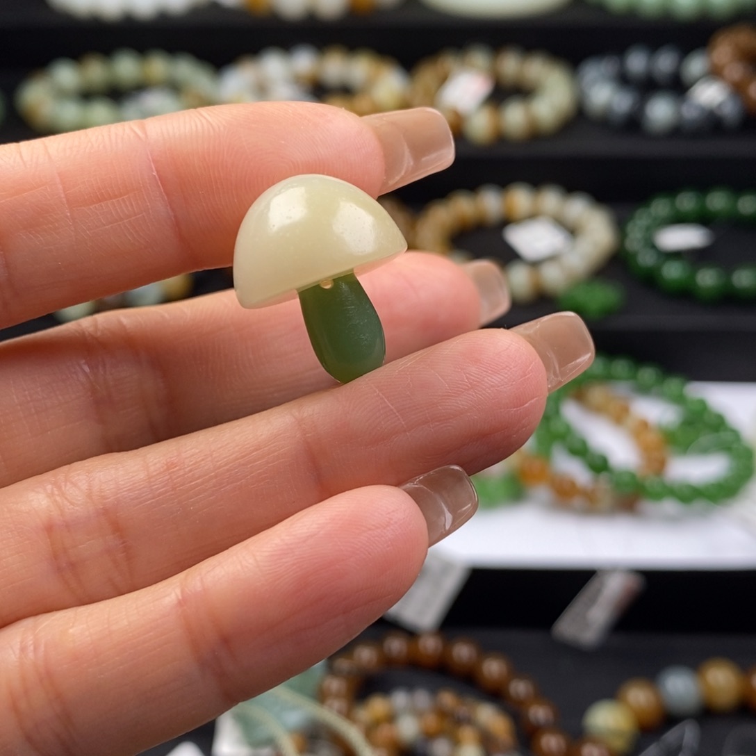 和田玉吊坠未镶嵌