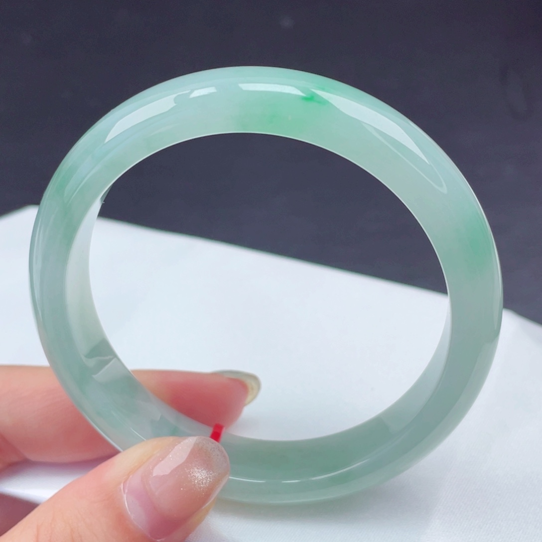 翡翠手镯未镶嵌58圈口