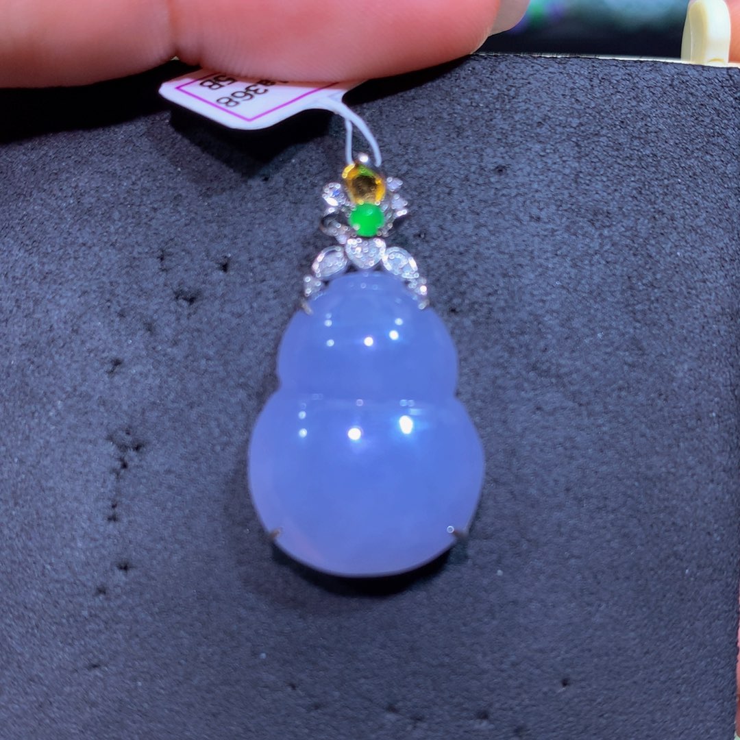 翡翠18K金镶嵌颈饰翡翠