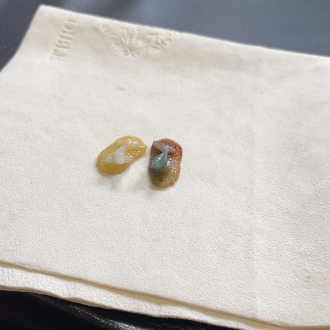 半***.翡翠未镶嵌颈饰纹