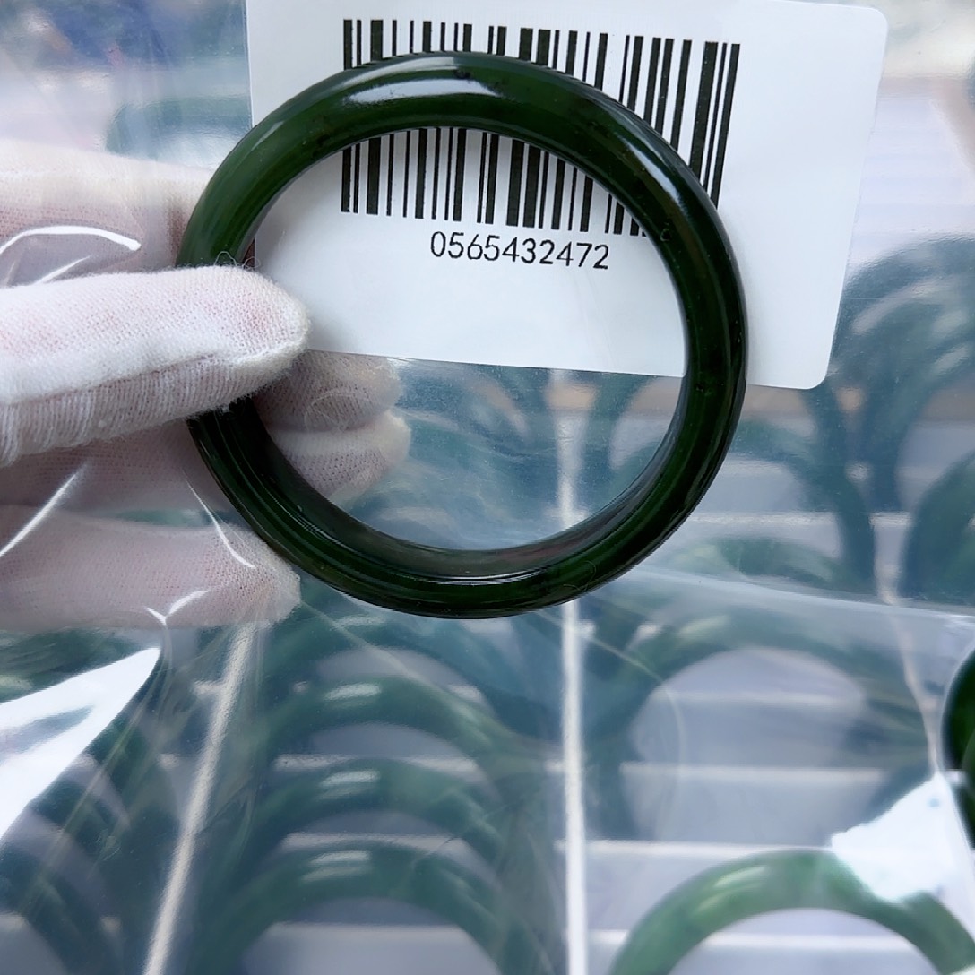 和田玉（碧玉）手镯未镶嵌61