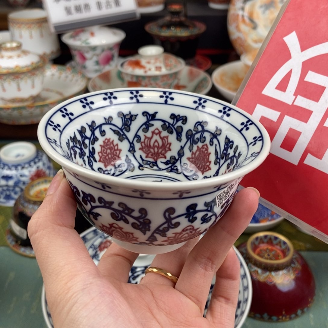 陶瓷的设计师是一个