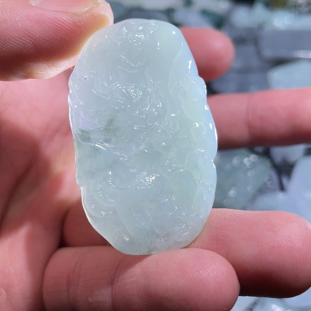 翡翠颈饰未镶嵌翡翠