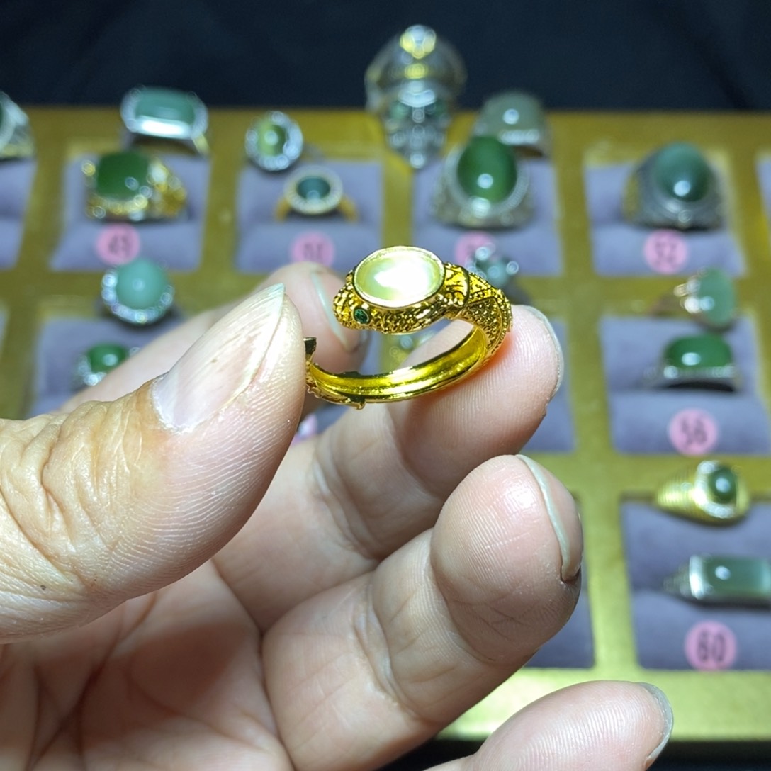 和田玉（碧玉）戒指未镶嵌