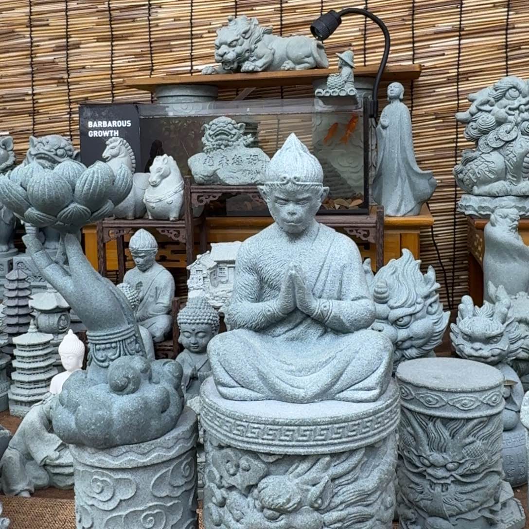 石材青砂石悟空双手合十