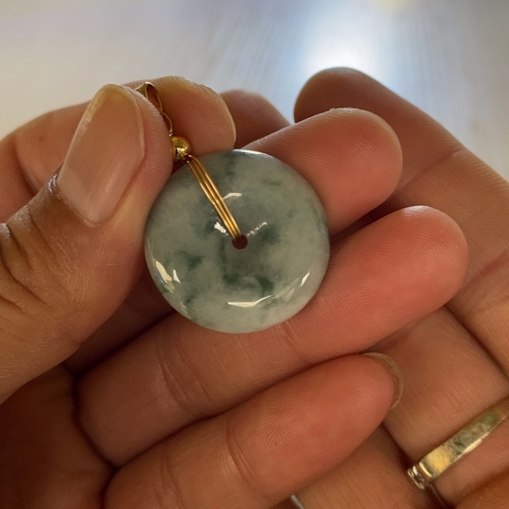 翡翠未镶嵌颈饰平安扣