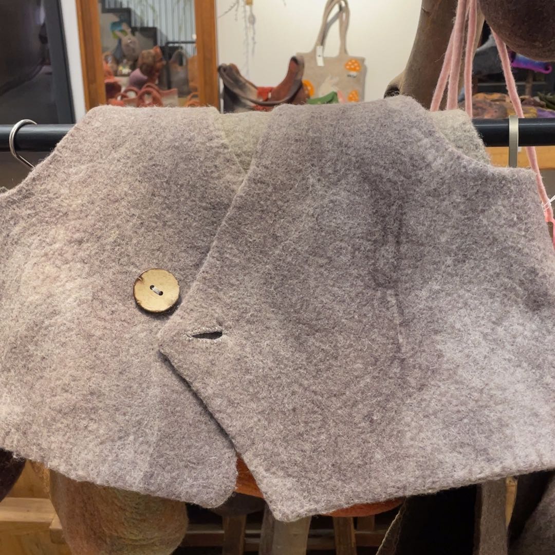 曾****景德镇手工制作瓷杯