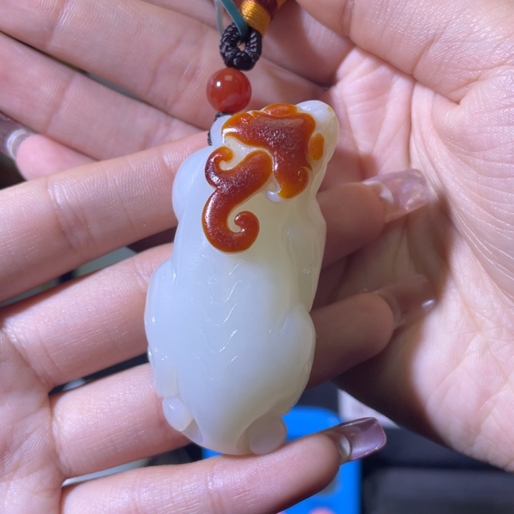 和田玉挂件未镶嵌小**?