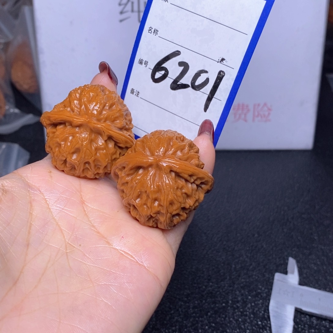文玩核桃把件6291/40宫灯