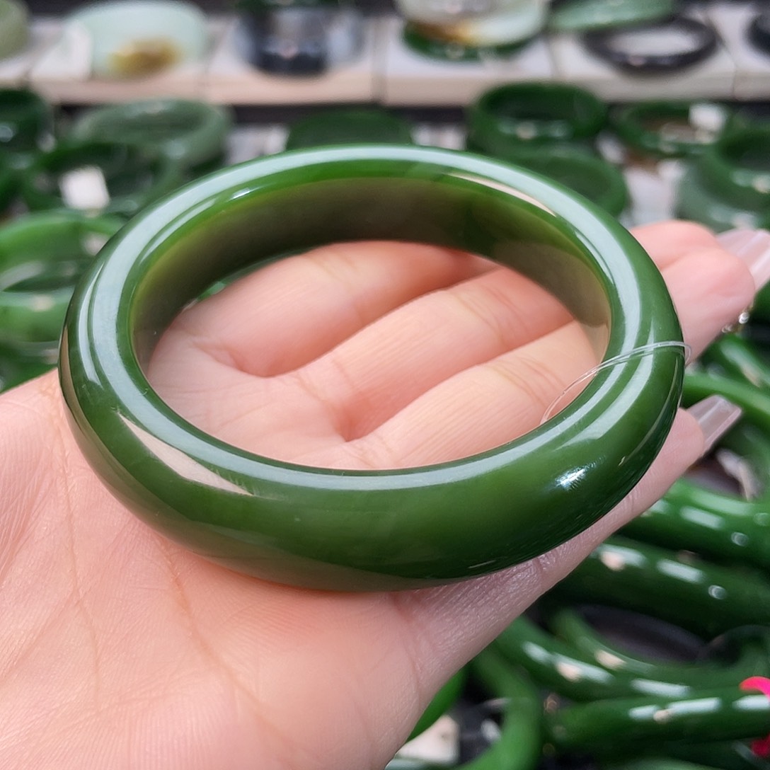 和田玉（碧玉）手镯未镶嵌