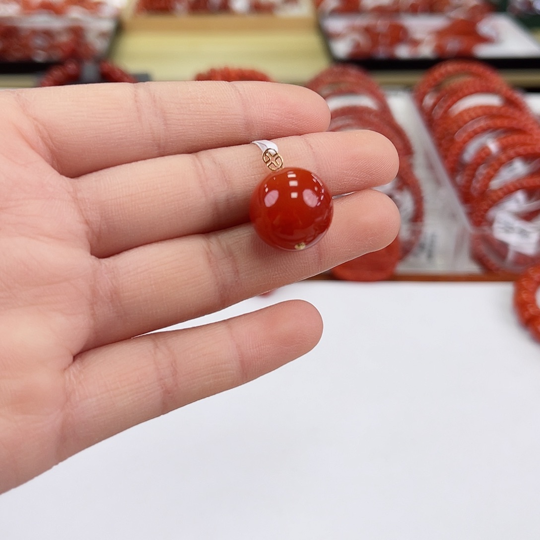 南红玛瑙瓦西单珠吊坠18K金镶嵌