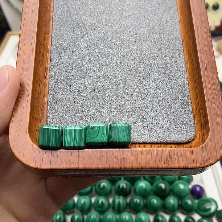 ****贰孔雀石未镶嵌单珠