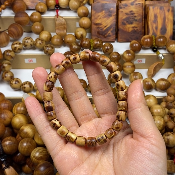 ****）柏木（崖柏）直切1.0瘤疤