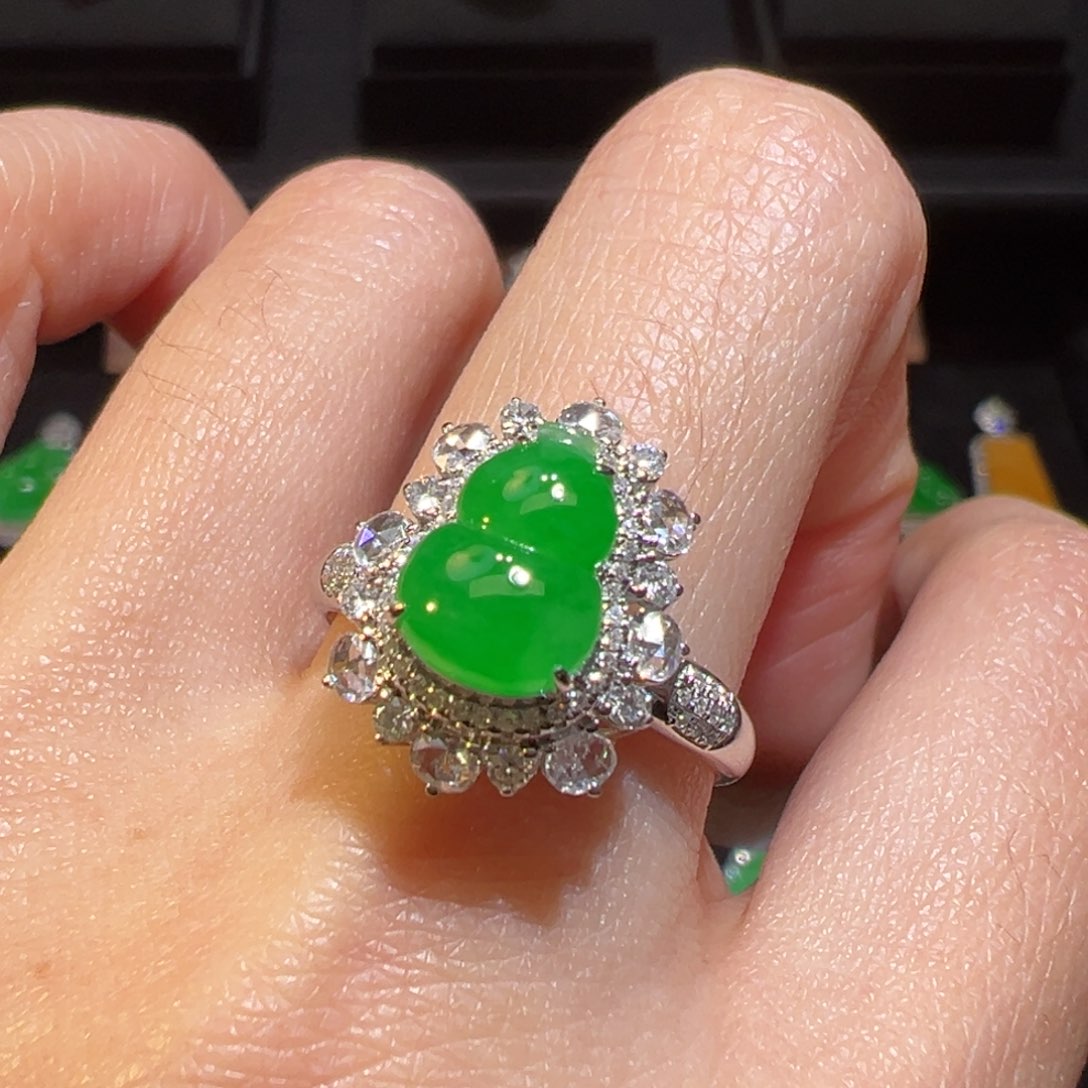 翡翠戒指18K金镶嵌收到货48小时鉴赏期