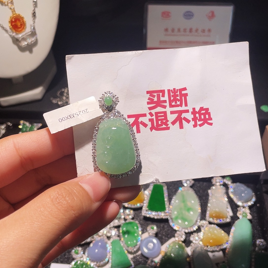 麻***麻翡翠银S925镶嵌颈饰