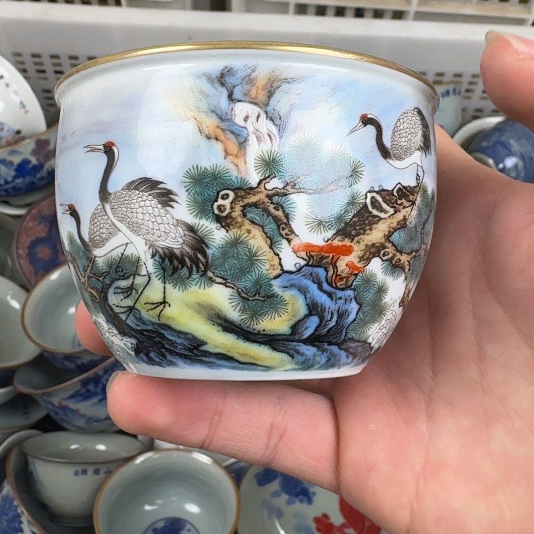 仙鹤粉彩缸杯的的