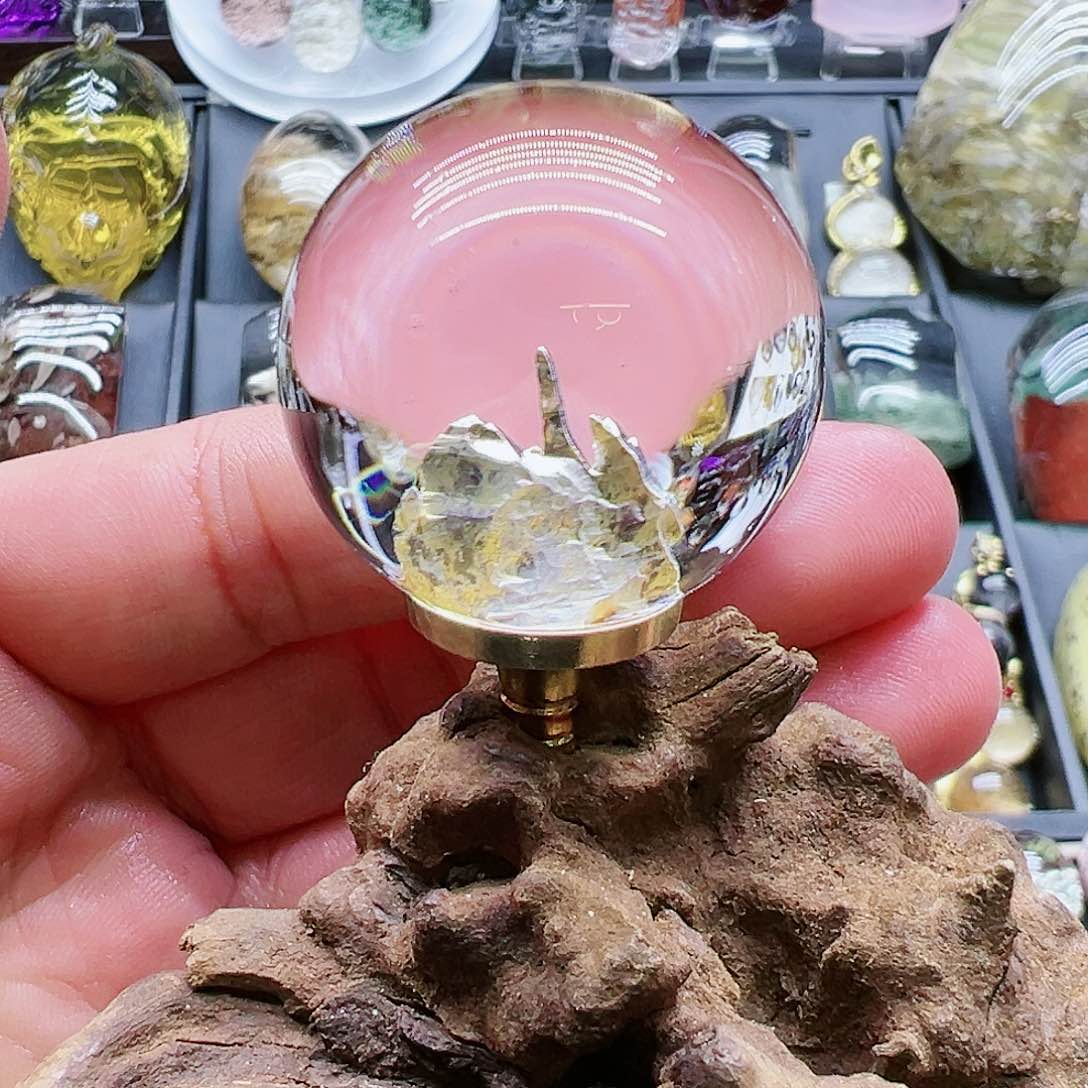 水晶摆件……未镶嵌