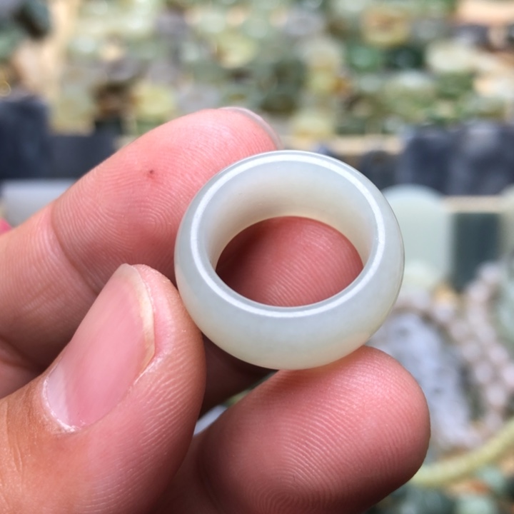 和田玉颈饰未镶嵌J****皮