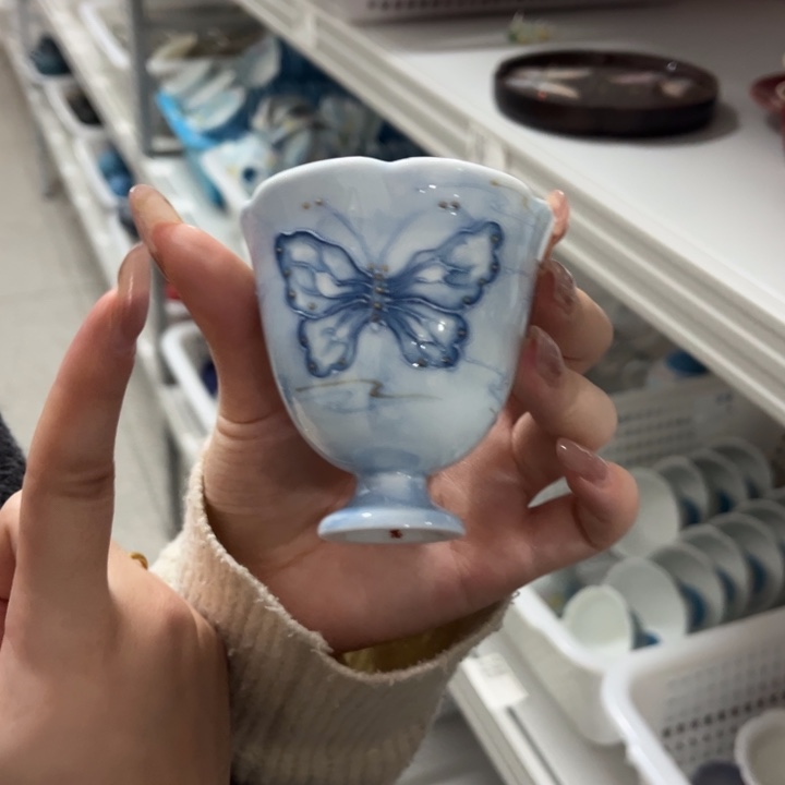杯子。              