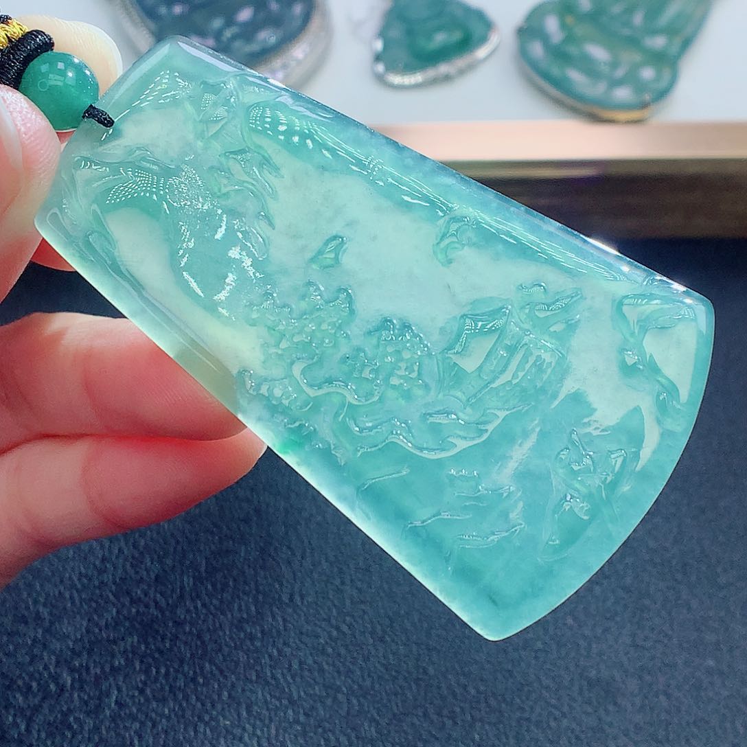 翡翠颈饰未镶嵌翡翠