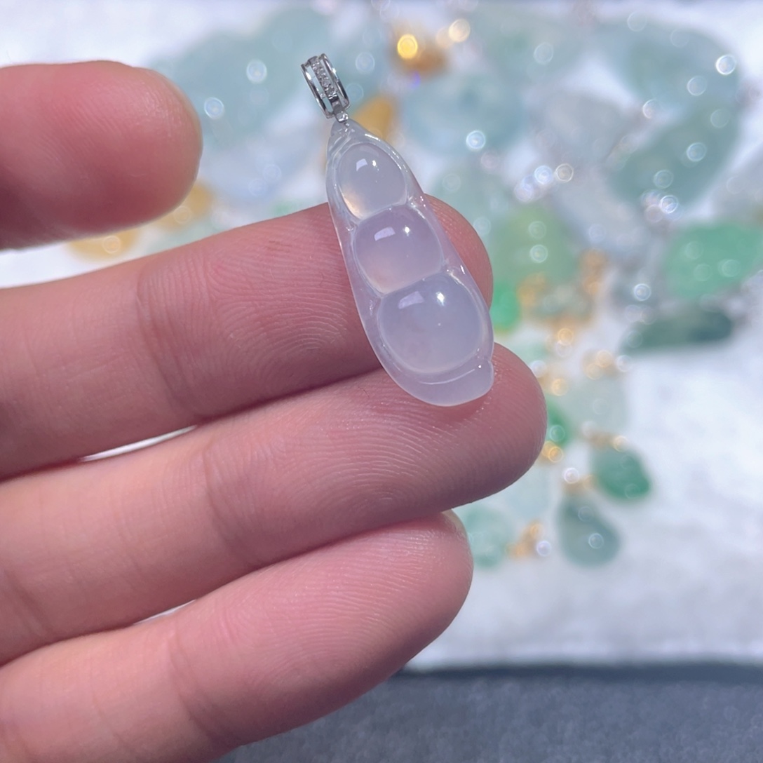 翡翠18K金镶嵌颈饰翡翠