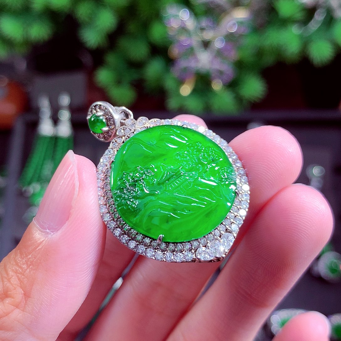 颈饰未镶嵌翡翠天然