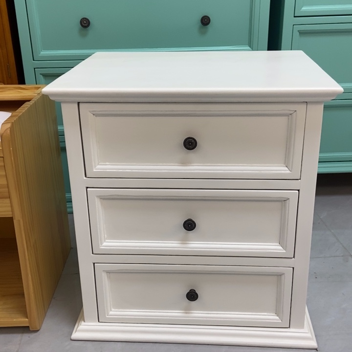 圆角款木梧桐木实木床头柜