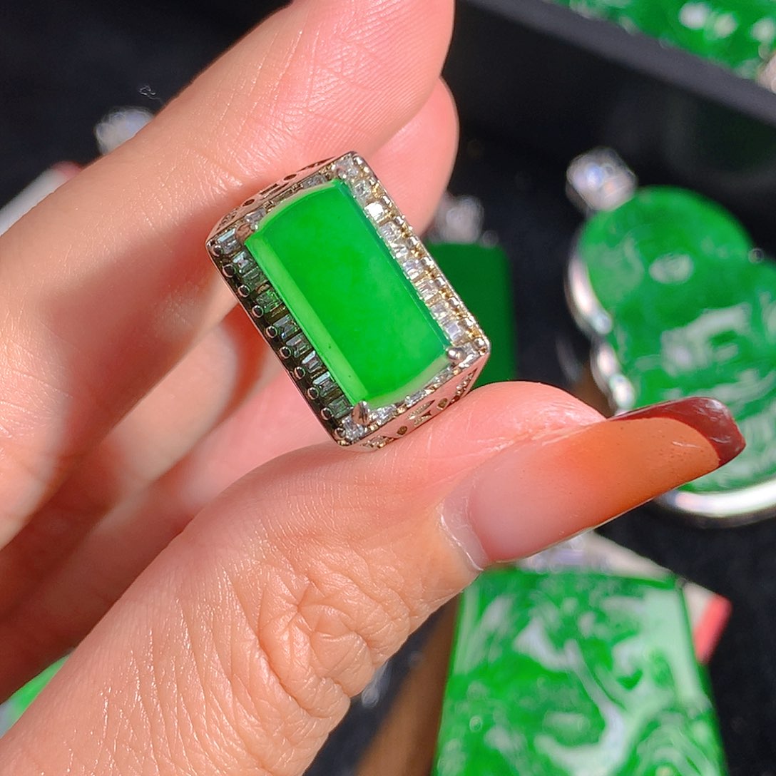 翡翠吊坠(不含链)未镶嵌