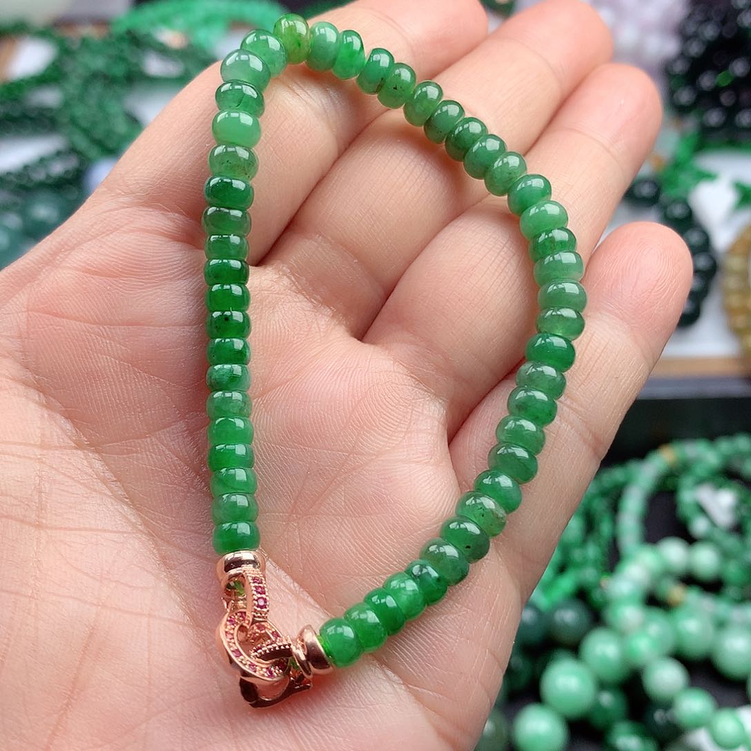 翡翠颈饰未镶嵌手串