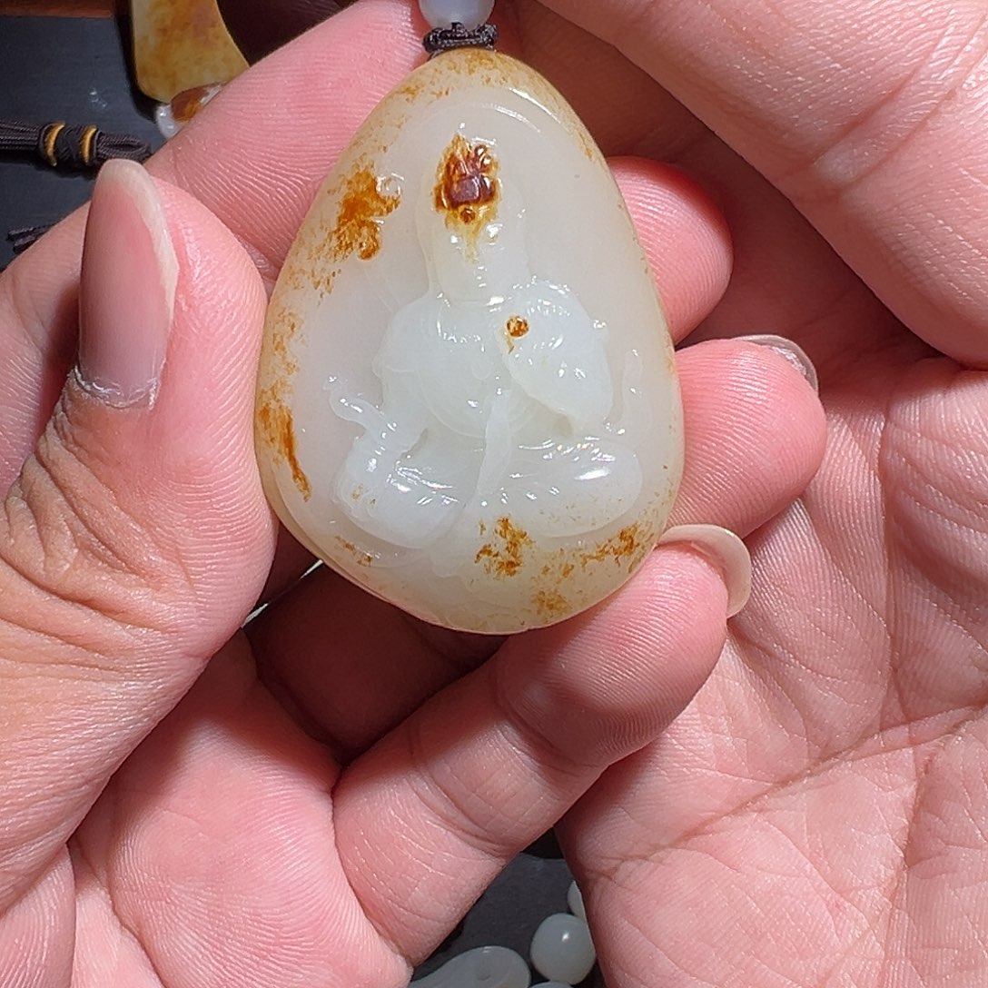 顾***辉颈饰未镶嵌和田玉