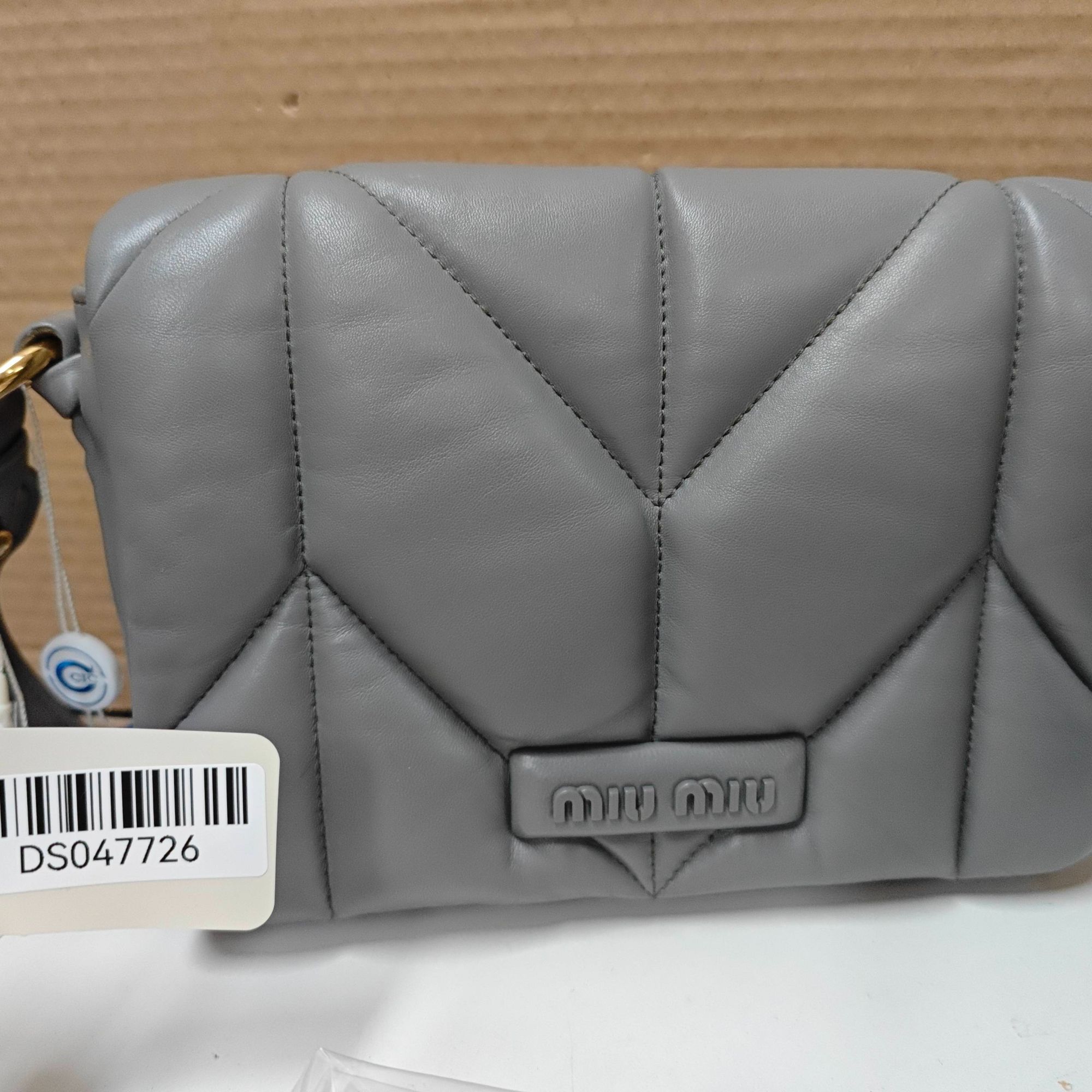 95新 MIU MIU/缪缪 泡芙包灰色羊皮/尘袋双肩带说明书/DS047726