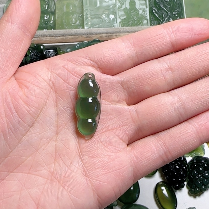 未镶嵌蛇纹石玉颈饰