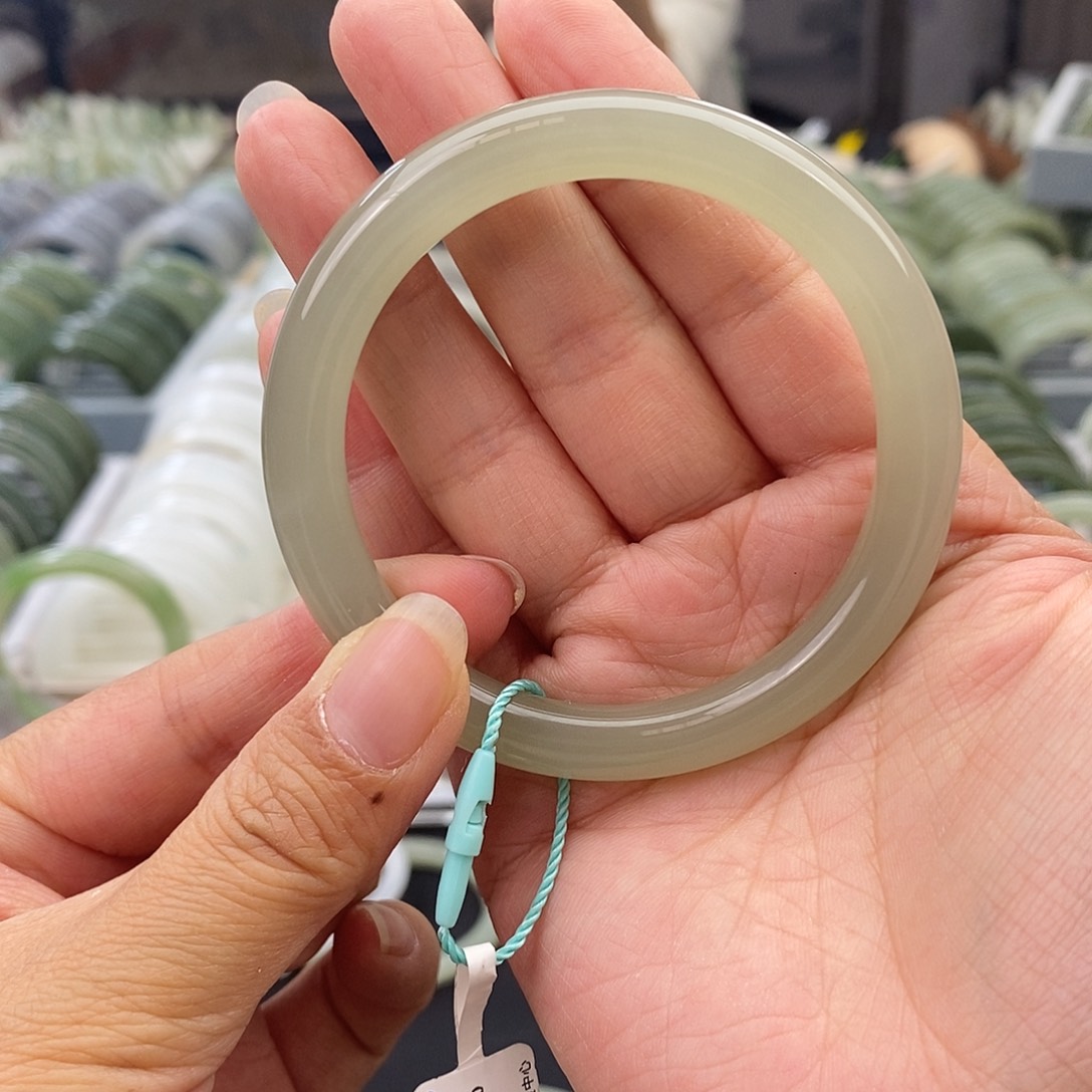 和田玉和田玉手镯55未镶嵌