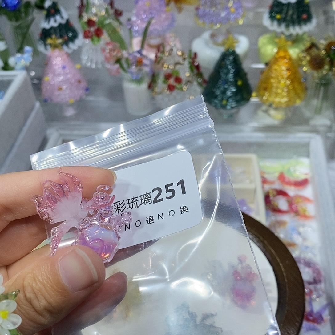 d***…吊坠（不含链）玻璃251鸢尾花心脏