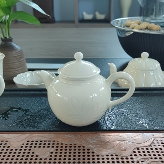 泥塑纯手工玉兰花壶容量190
