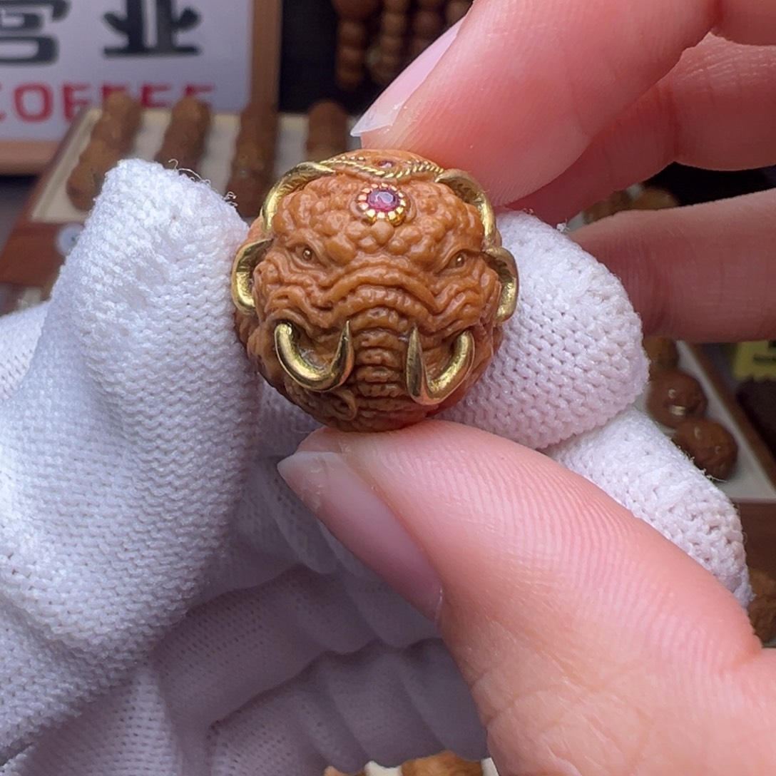 猴头核桃把件镶嵌款象神唐狮全品有正常封口线