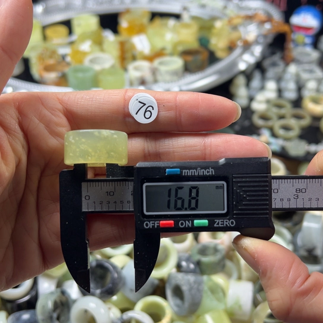 蛇纹石玉未镶嵌戒指