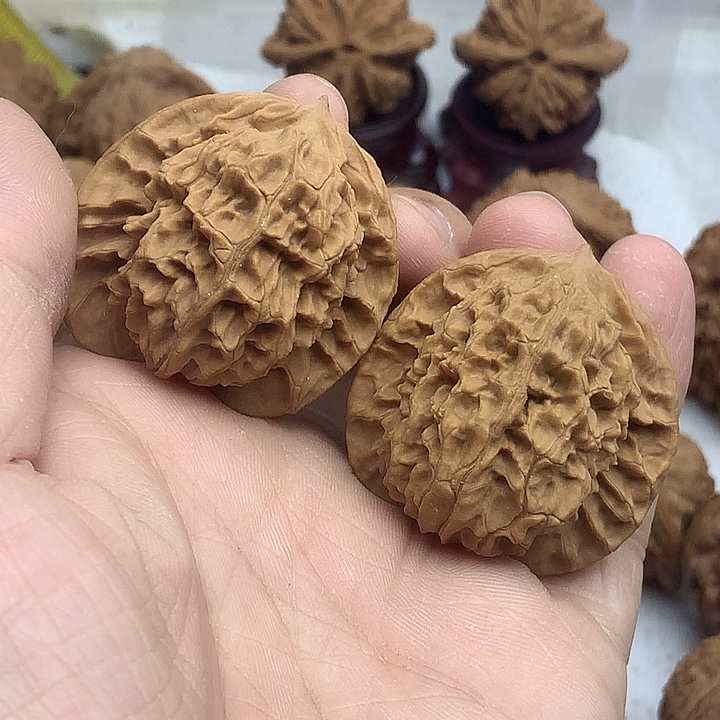 小***下吊坠文玩核桃盘龙纹