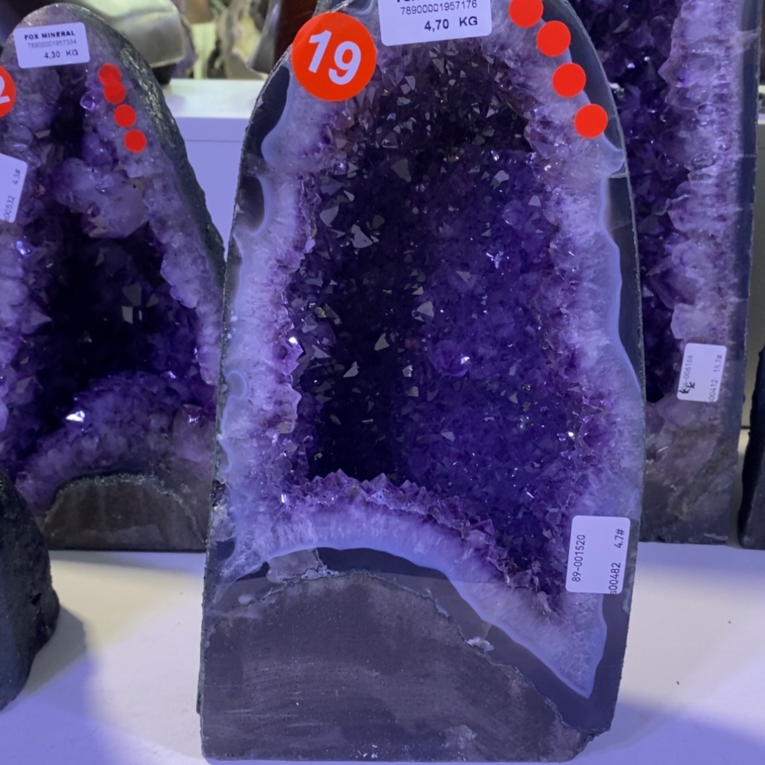 紫晶未镶嵌大型摆件（非配饰）带底座