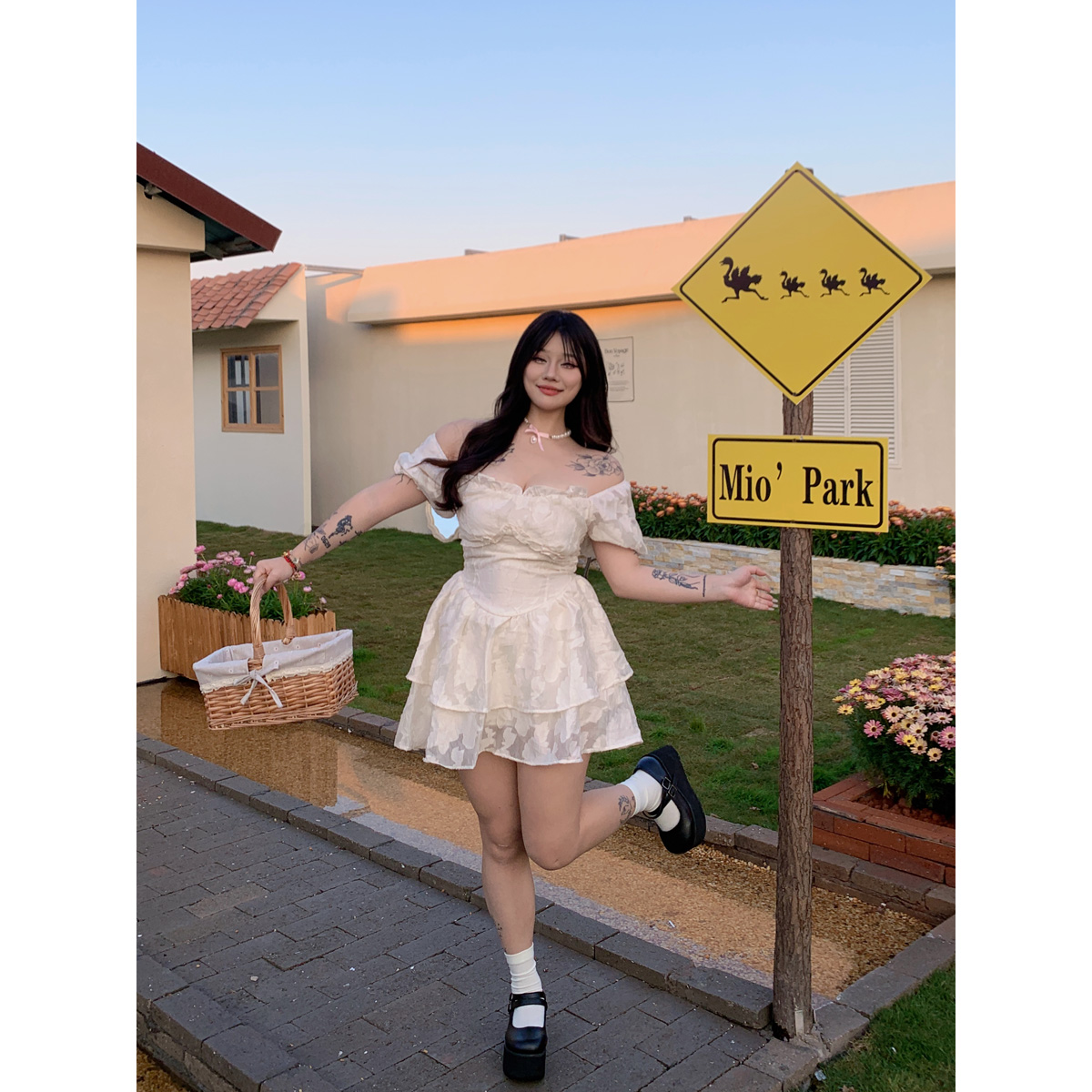 欣甜【奶芙洋娃娃】芭蕾风性感方领小个子初恋泡泡袖连衣裙2917