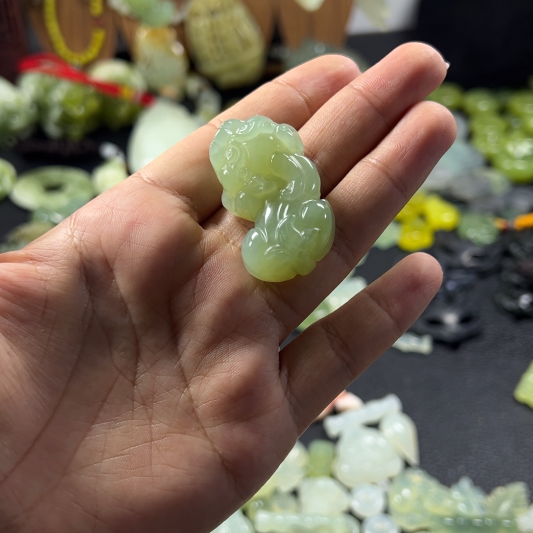 岫玉未镶嵌吊坠(不含链)