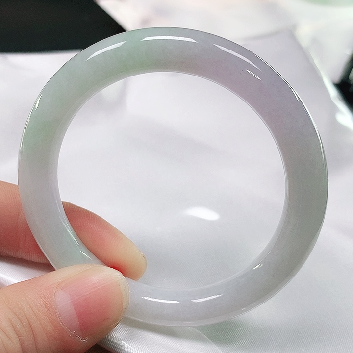 翡翠手镯未镶嵌翡翠手镯未镶嵌