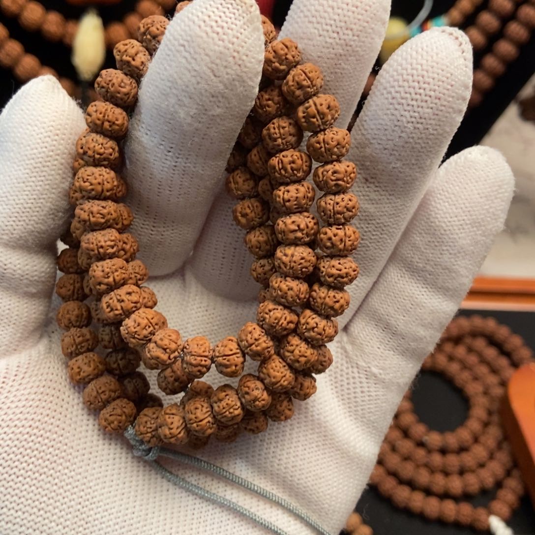 金刚菩提手串控****g勿里达老树王108卡7