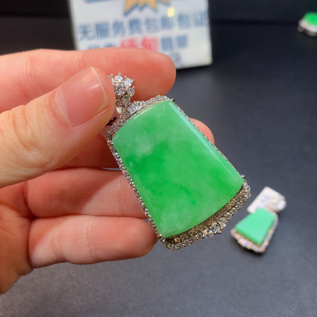 翡翠颈饰银S925镶嵌无事牌