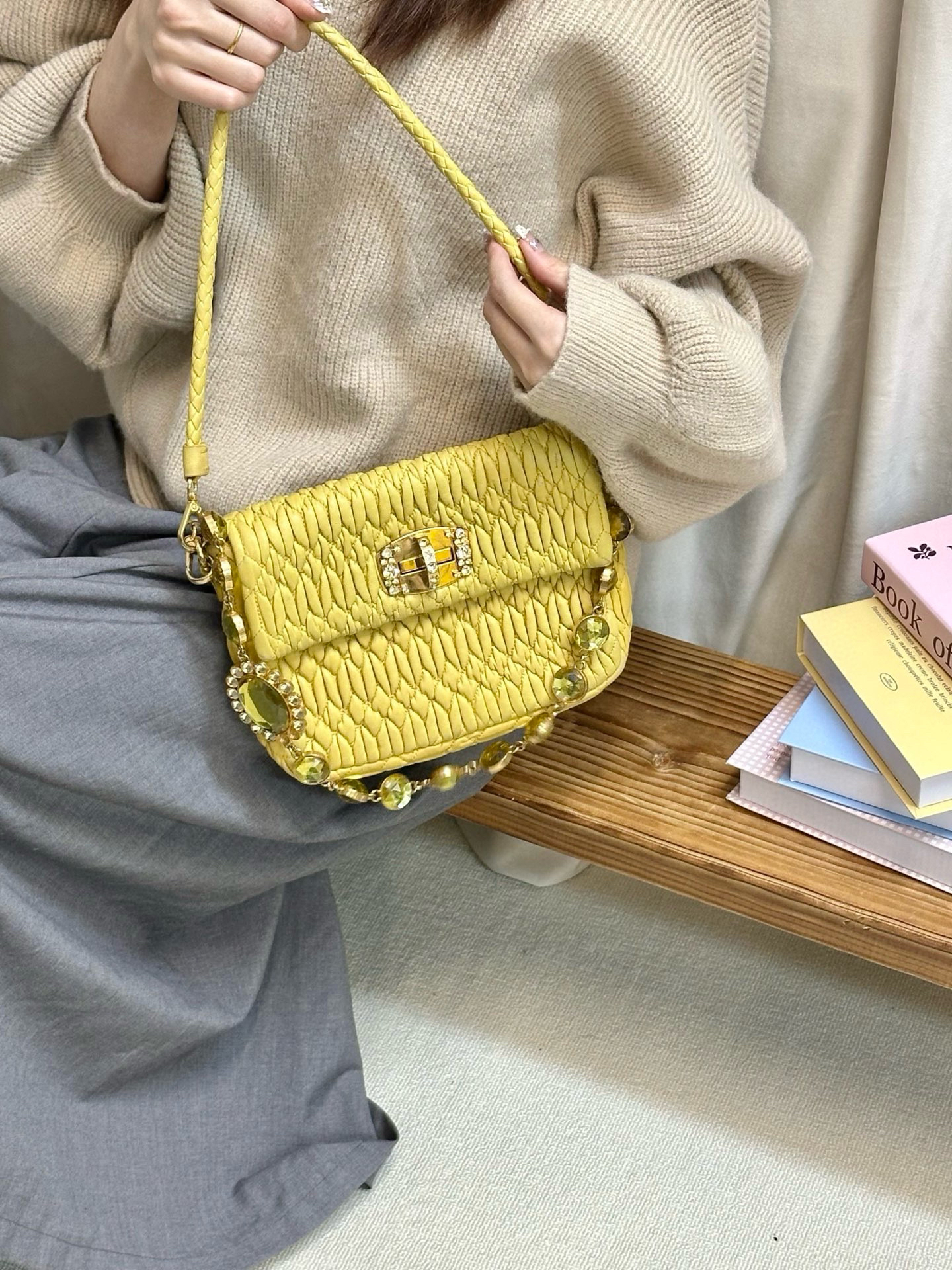 95新 MIU MIU/缪缪 miumiu黄色彩宝单肩包(K)