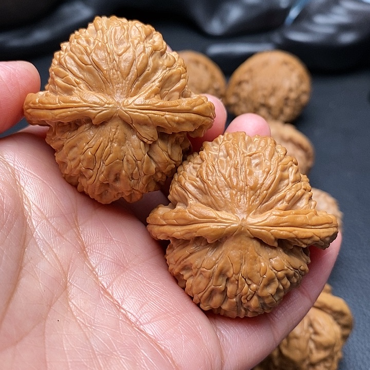 文玩核桃吊坠球白44尺