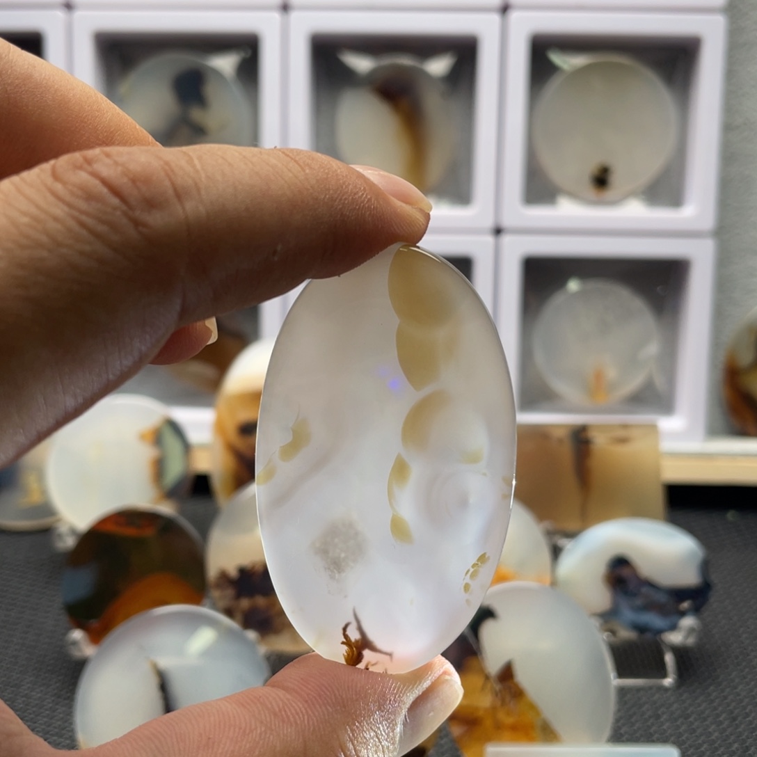 玛瑙/玉髓颈饰未镶嵌