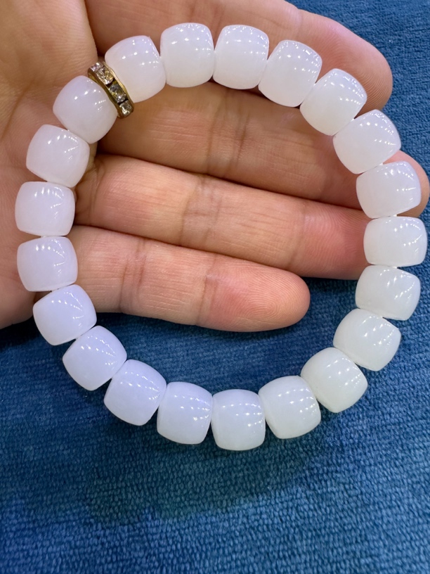 和田玉直切卡9x10的白玉窜料子白润
