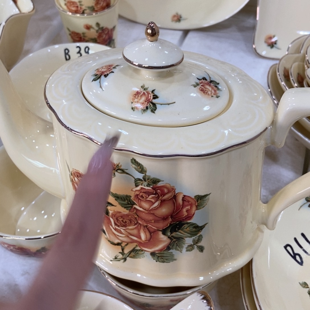 星博陶瓷…………………………………………1